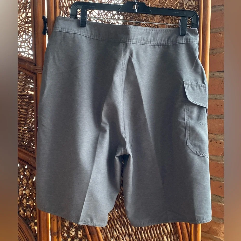 NWT Rip Curl NWT Charcoal Gray Board Shorts Size 32” New